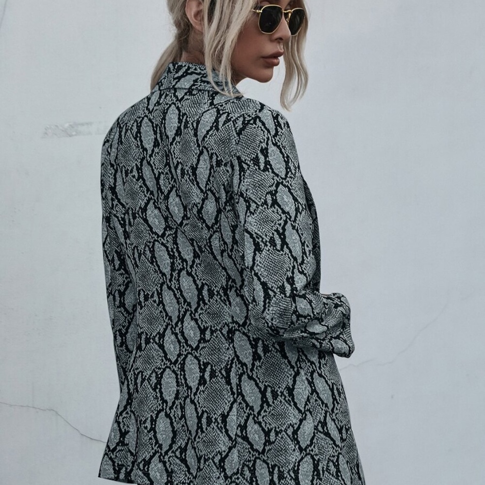 Snake Skin Print open front blazer - Picture 4 of 5